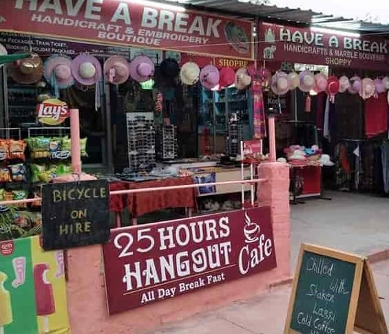 25 hours hangout cafe