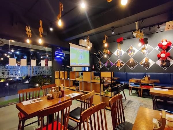 cafe beats restro lounge vapi