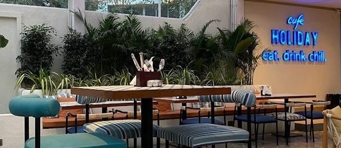 cafe holiday
