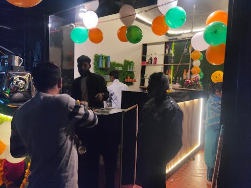 THE INDIAN KING HOUSE CAFE