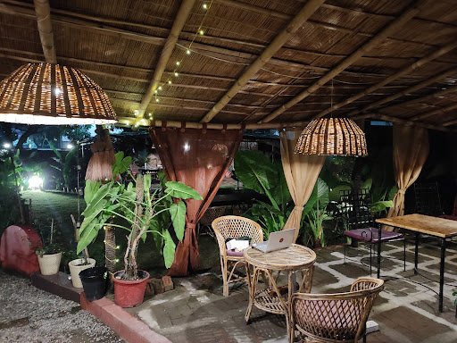 Poit From Hills Cafe & Store