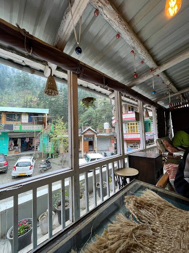 The Enzo’s coffeehouse & bistro cafe jibhi