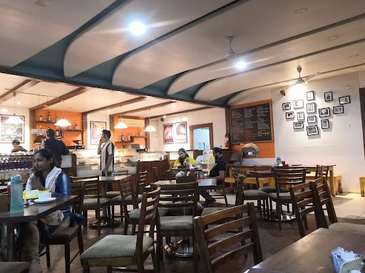 Buns N Coffees - The Cafe Lounge