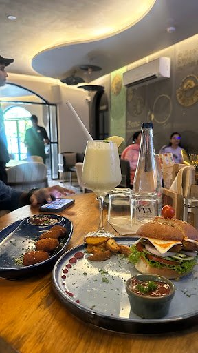 The Encasa Bistro Coffee Bar & Dine - Aliganj