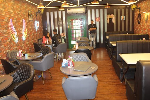 Hugs & Bite Hugs & Bite