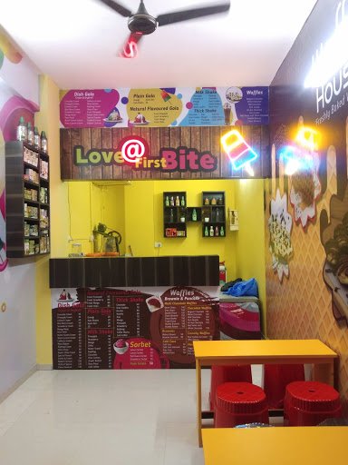 Pranam gola & Waffle House