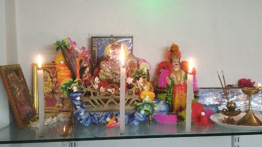 Radhe Radhe Tiffin And Tea Centre