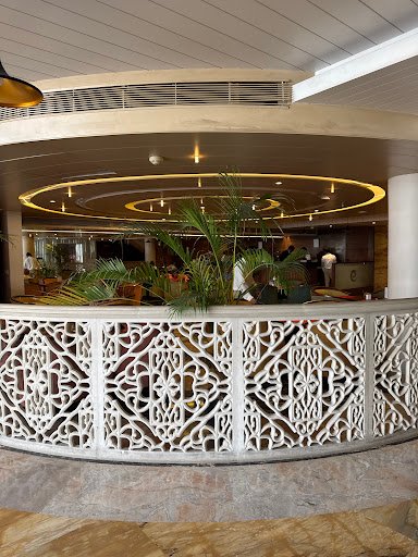 Inner Circle - 24 hours Coffee Shop