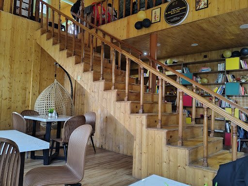 HimIra Premium Store and Cafe, Chotta Shimla