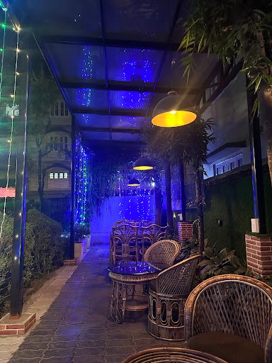 The Front Yard Bliss Cafe