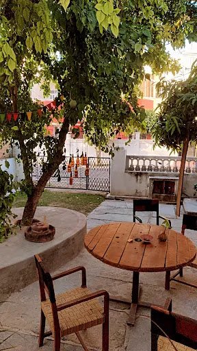 Jajam: Co-working Space / Coffee Shop