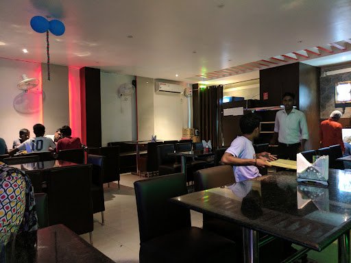 Mani's Cafe