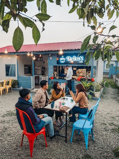 reiko's cafe reiko's cafe