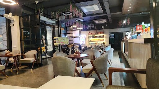 London Coffee Club (A unit of the wales), Agra