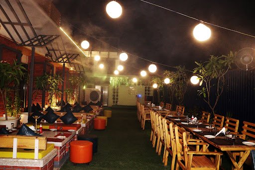 Woodhouse Grill N Cafe | Best Rooftop Cafe in Meerut | Best Restaurant in Meerut |