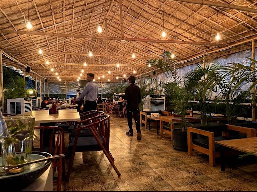  -Best Cafe in Piplod |Cafe in piplod |Best Cafe in Surat