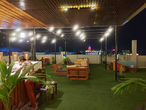 The UpperDeck Snooker Cafe & Grill - Best Cafe and Best Fast Food in Bhavnagar | Best Coffe and Best Shake in Bhavangar