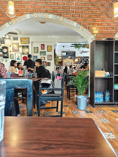 The Hole In The Wall Cafe