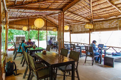 Roots - Cafe in the Park