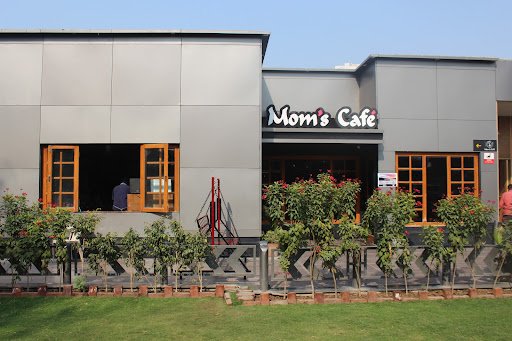 Mom's Café