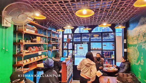 Wood Street Cafe- Best Cafe in Shimla/Best Restaurant/Best Coffee Restaurant in Shimla