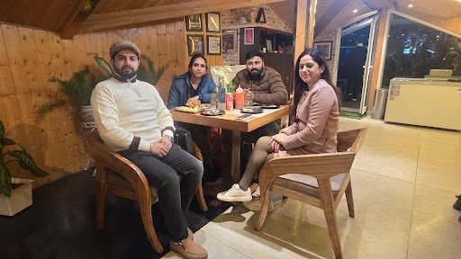 Meeza Cafe - Rooftop Restaurant Shimla