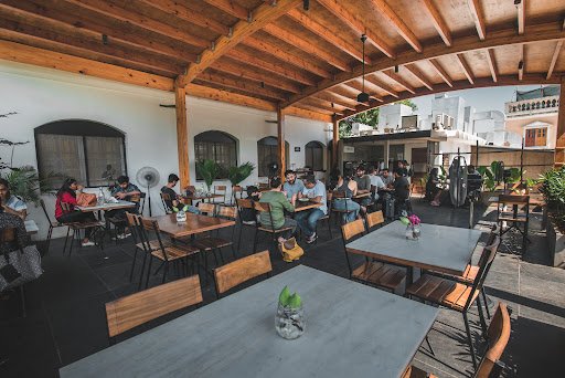 Bread & Chocolate Bread & Chocolate