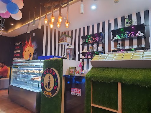 CLUB CAFE