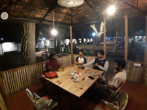 Chilla Art Cafe,Old Picnic Spot