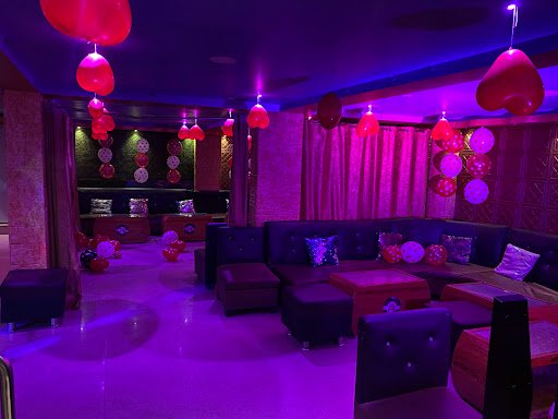 UG - Underground Cafe