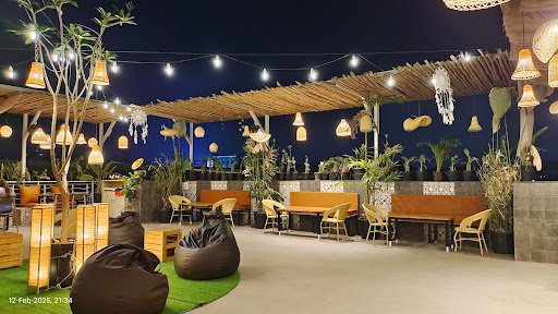 Hill N Chill Rooftop Cafe Hill N Chill Rooftop Cafe