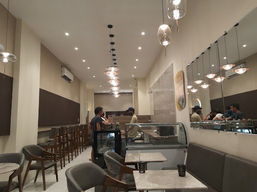 Pure Beans & Creams Cafe